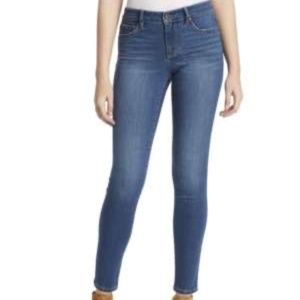 Jessica Simpson Kiss Me Super Skinny Jeans Size 29